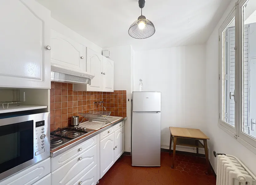 Flat Rue Notre-Dame-des-Sept-Douleurs in Avignon