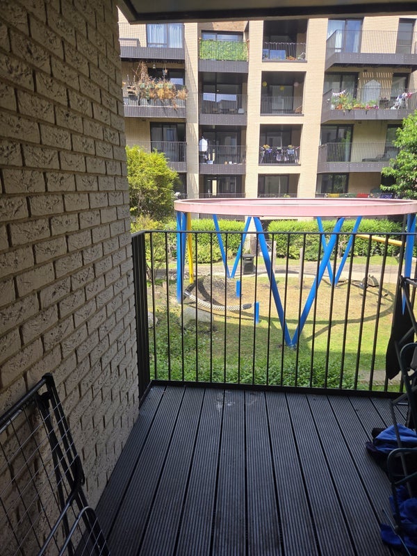 Room Forrester Way in Greater London