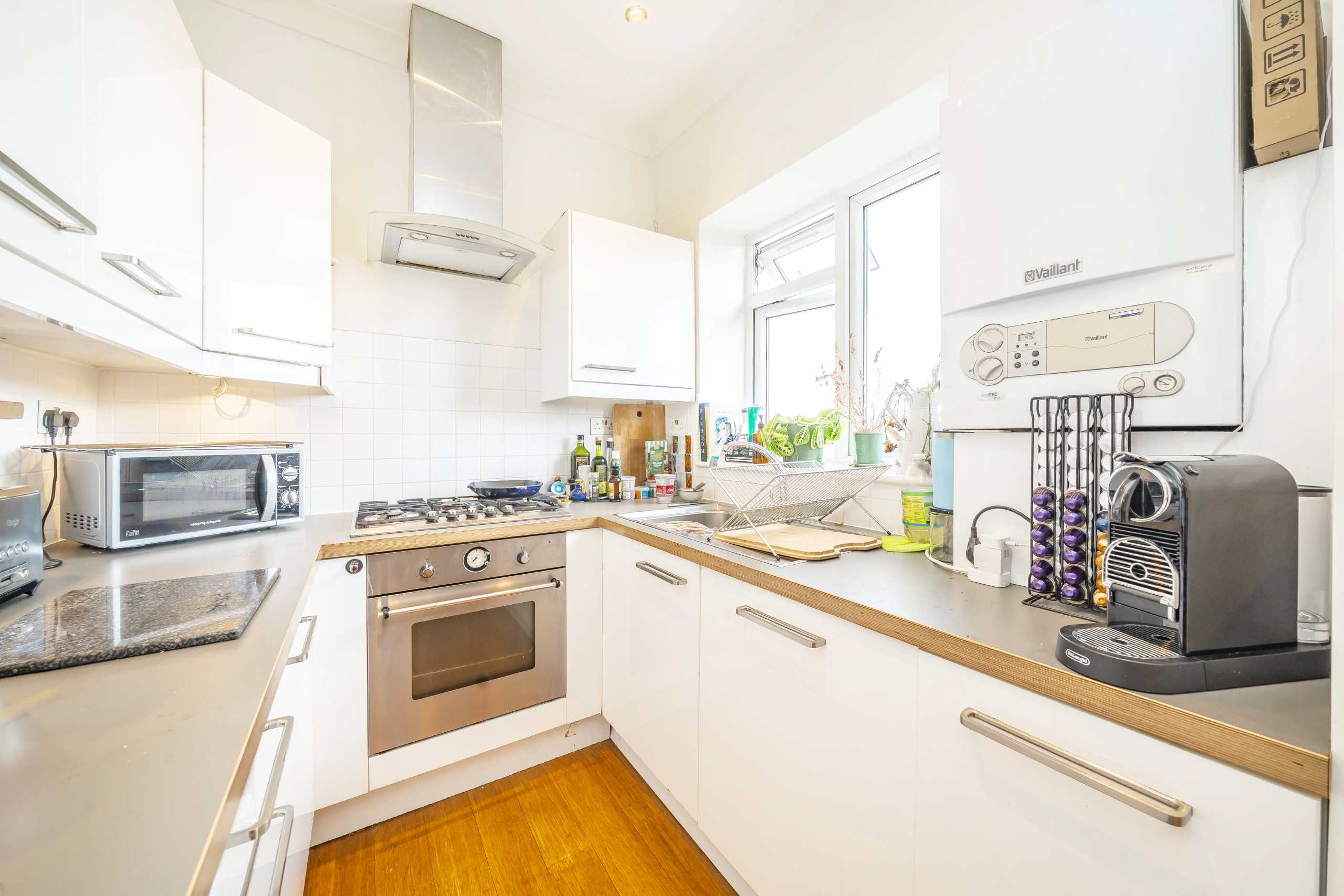 Flat Sinclair Road in Greater London