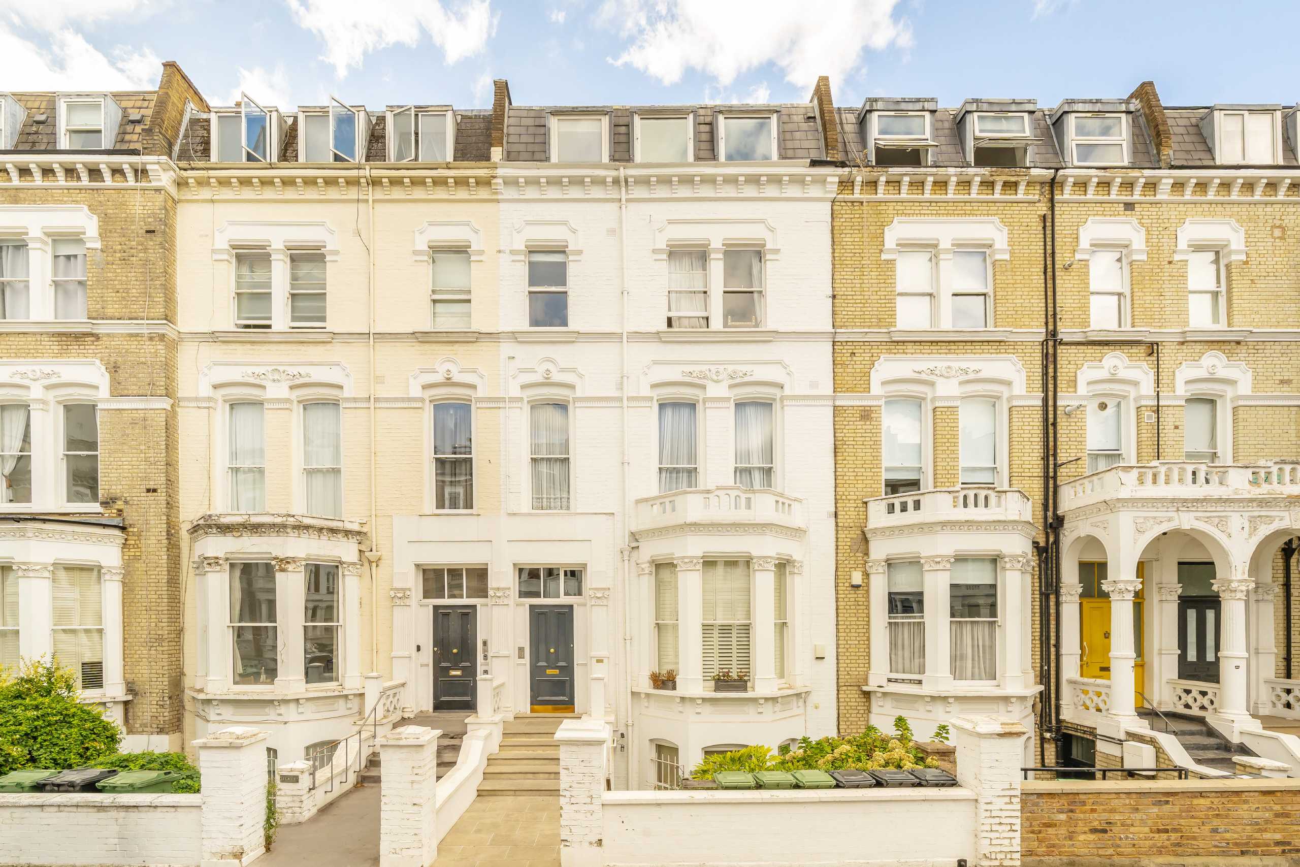 Flat Sinclair Road in Greater London