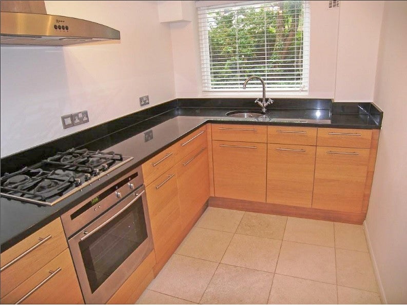 Flat Crofton Way in London
