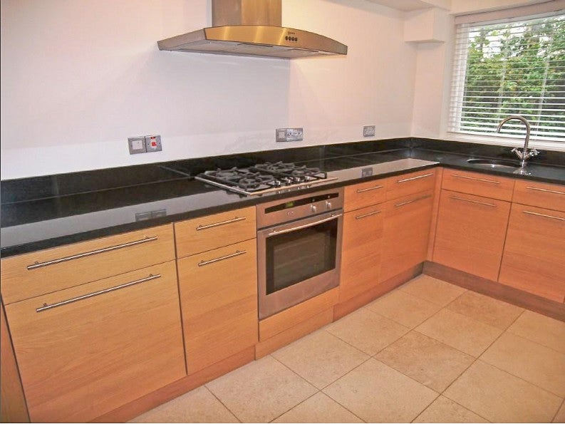 Flat Crofton Way in London