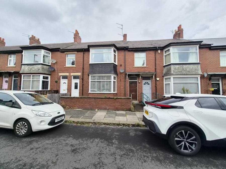 Flat Biddlestone Road in Newcastle upon Tyne