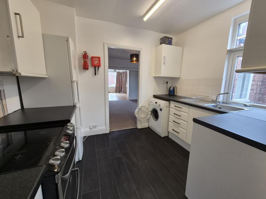 Flat Biddlestone Road in Newcastle upon Tyne