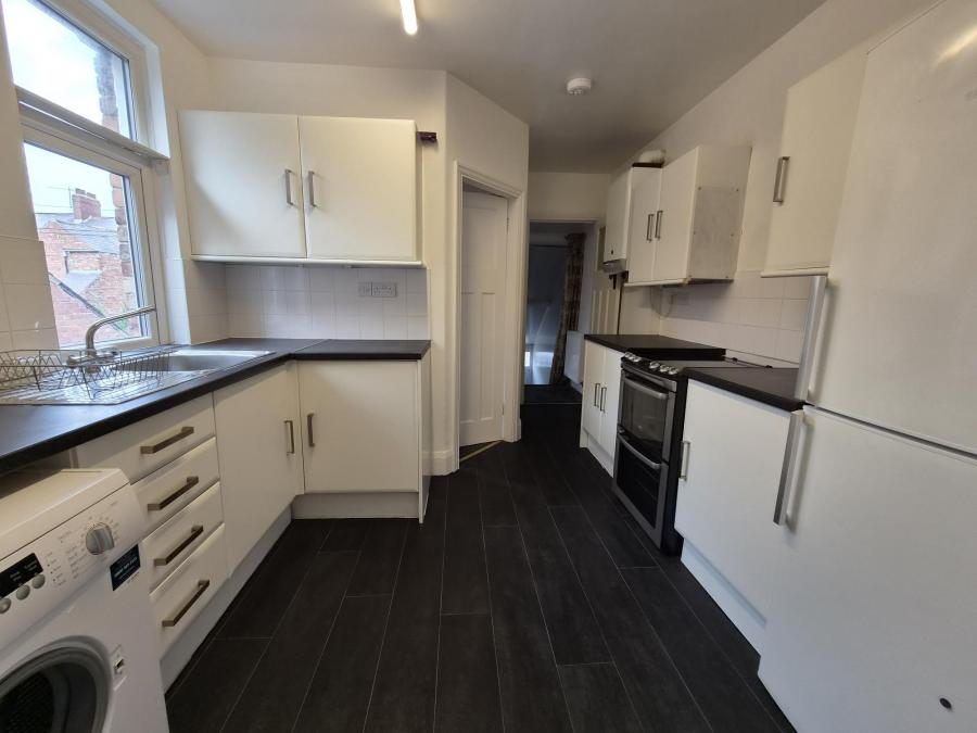 Flat Biddlestone Road in Newcastle upon Tyne