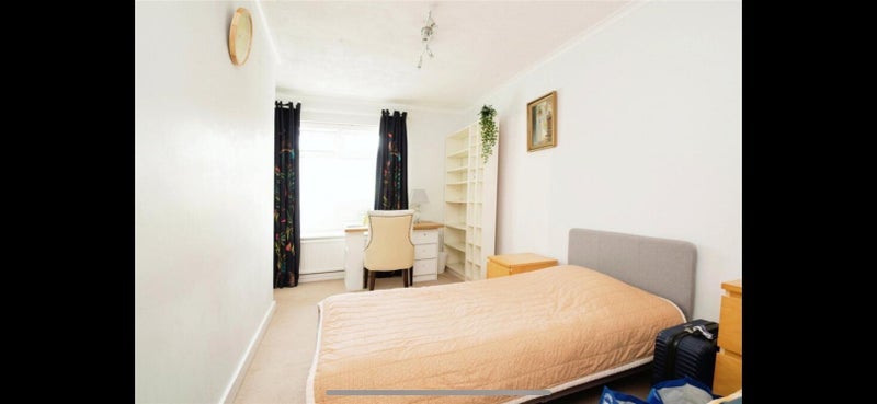 Room Gwynant Crescent in Cardiff