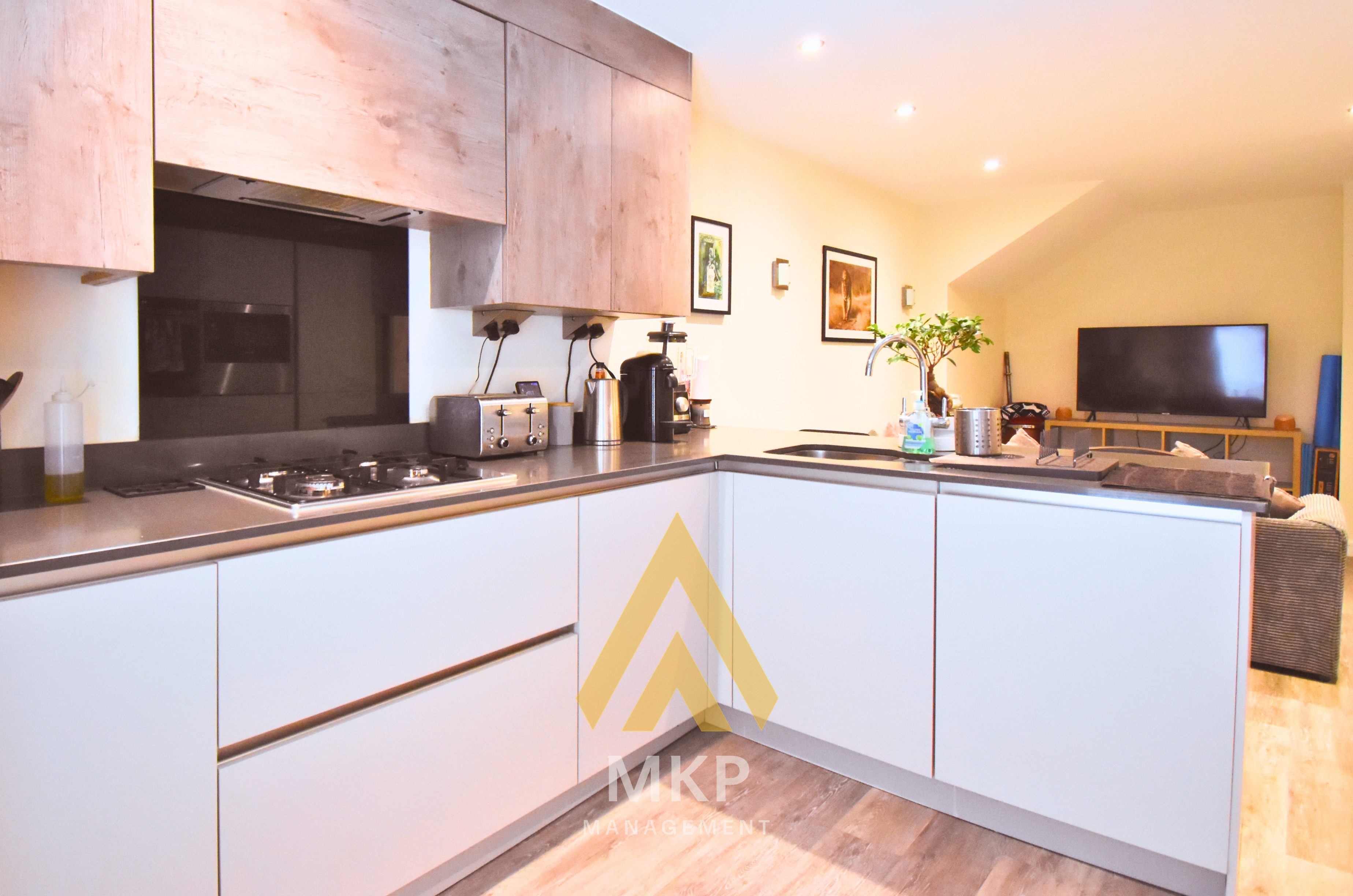 Flat Saint James Place in Shirley