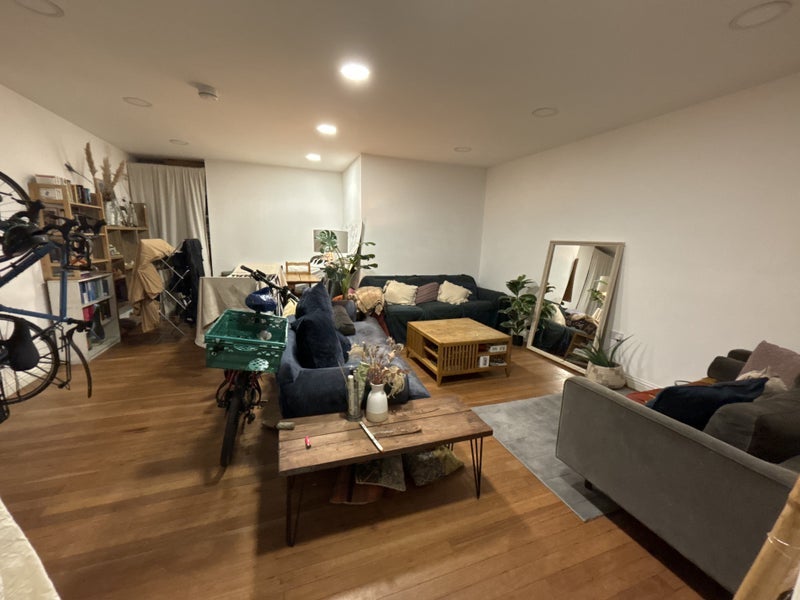 Room Hermitage Road in Greater London