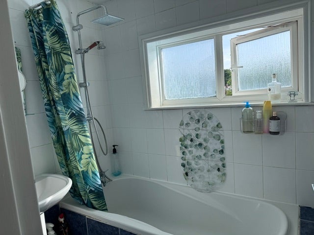 Room Gloucester Road in Maidenhead