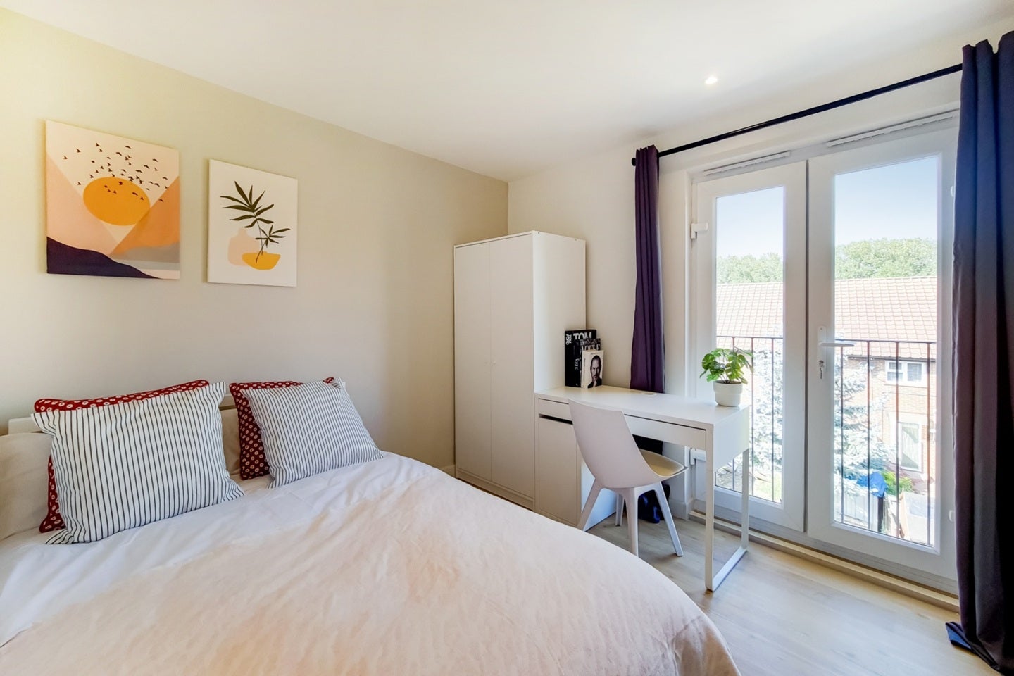 Room Ablett Street in Greater London