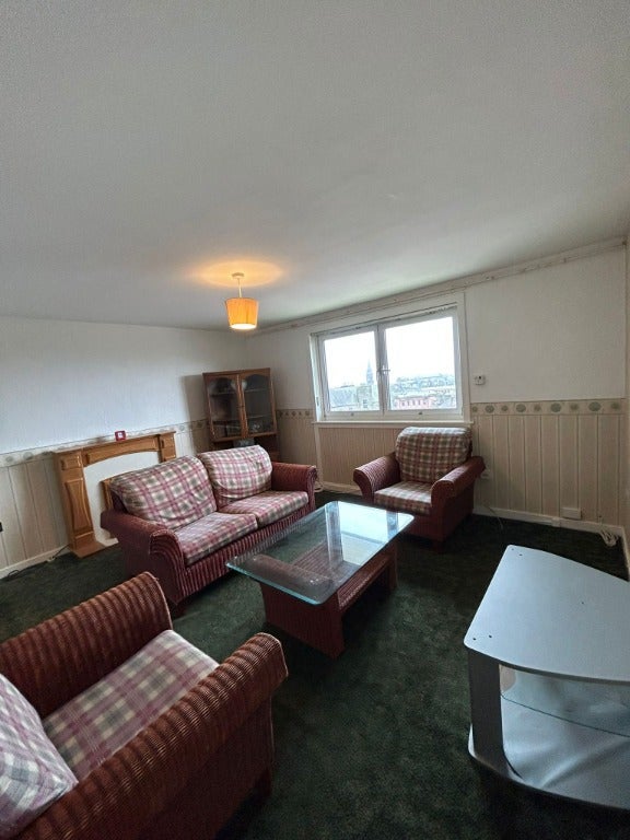 Flat Dudhope Street in Dundee