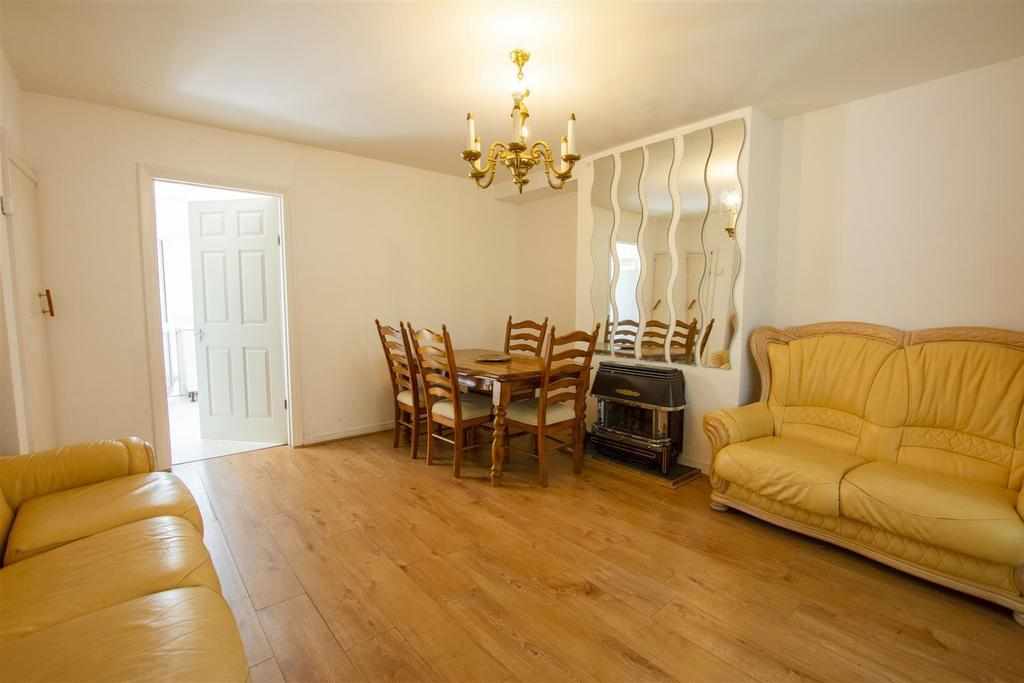 Flat Poole Crescent in Birmingham