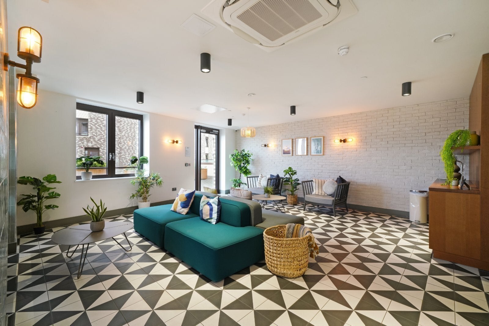 Flat Park Lane in Greater London