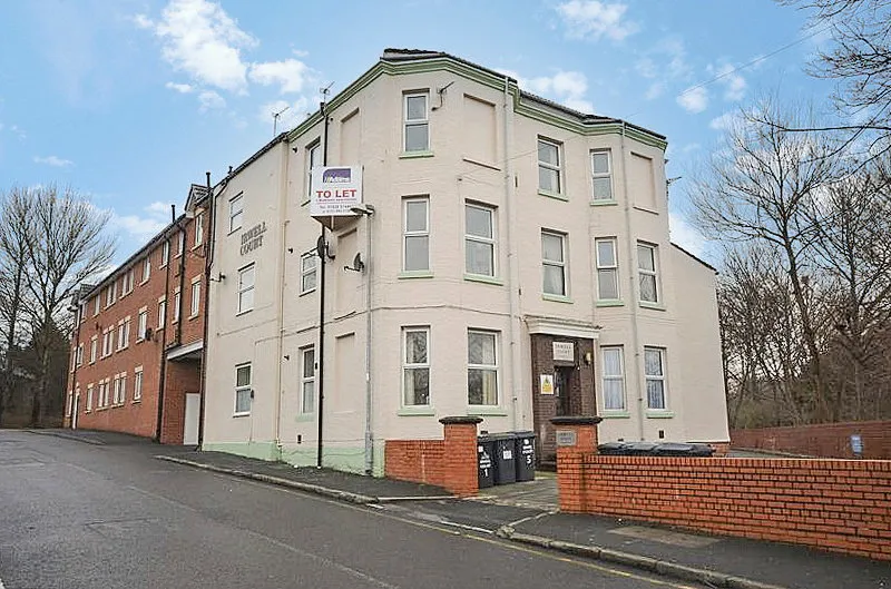 Flat Irwell Lane in Runcorn