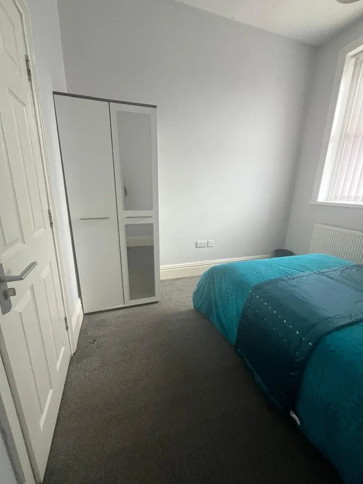 Room Baffins Road in Portsmouth