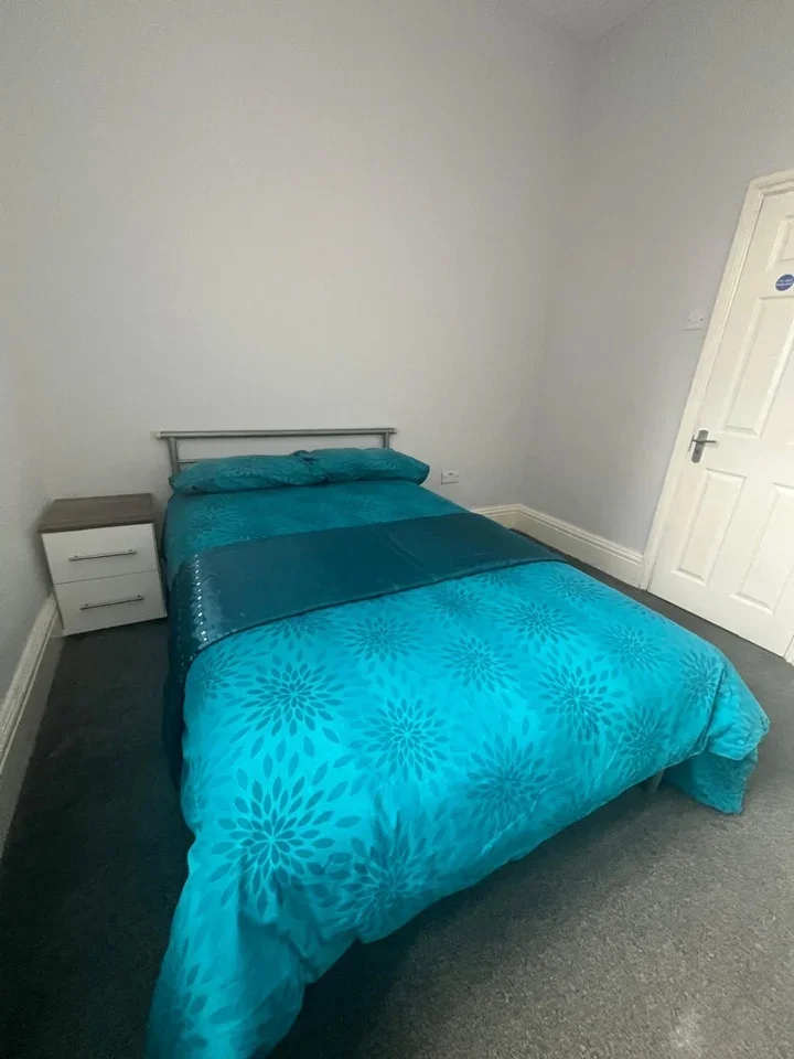 Room Baffins Road in Portsmouth