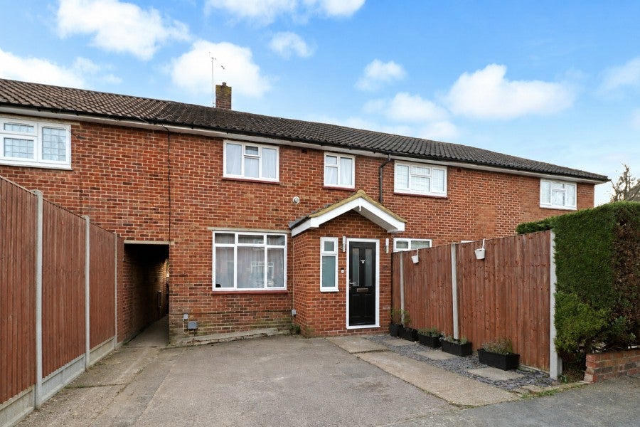 House Bateson Way in Woking
