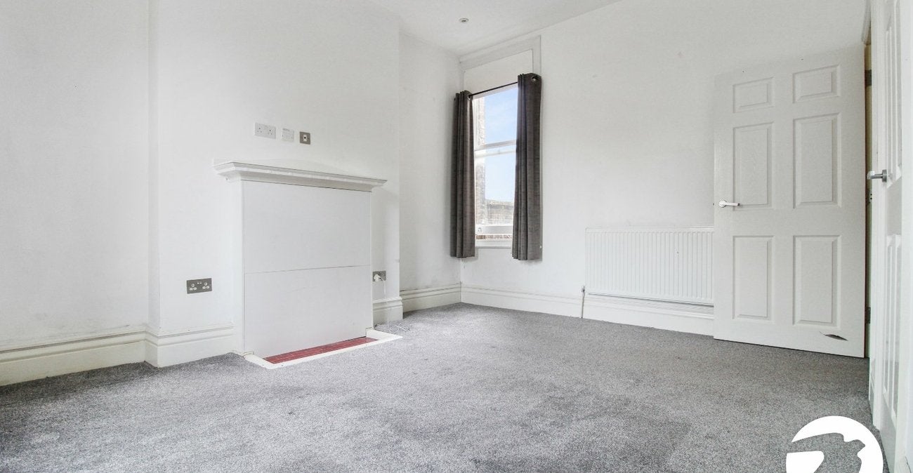 Flat Clarence Place in Gravesham