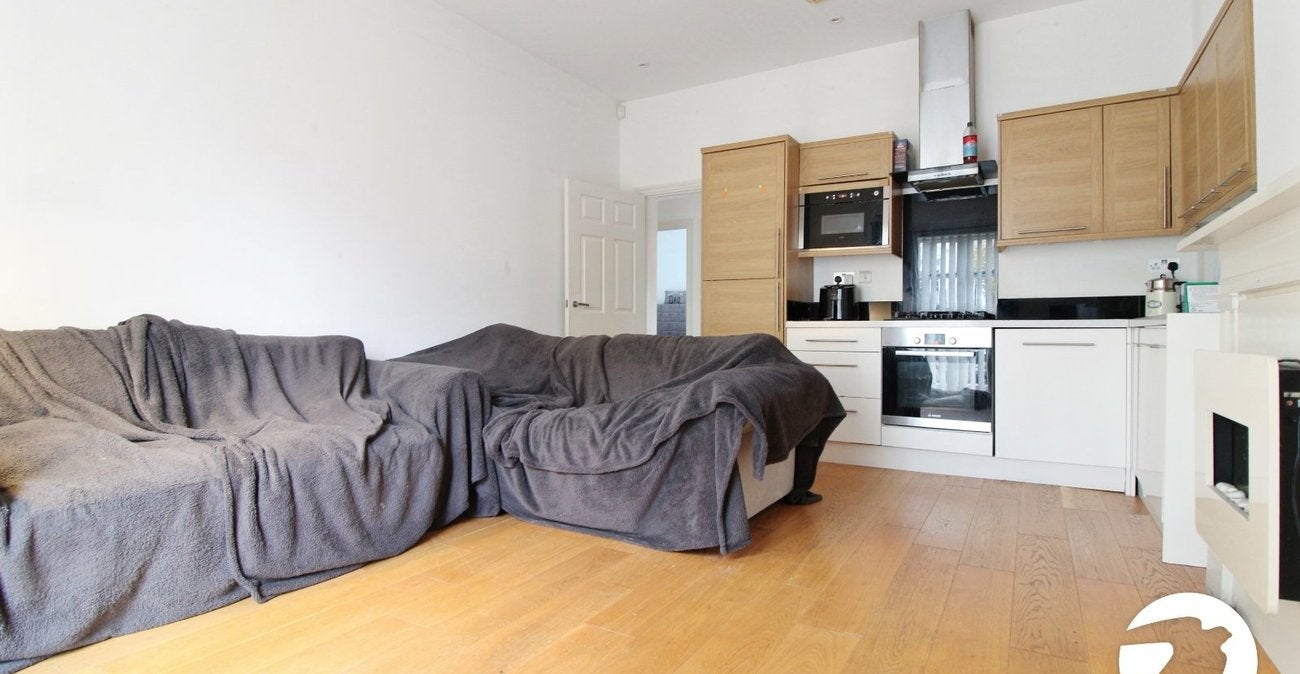 Flat Clarence Place in Gravesham