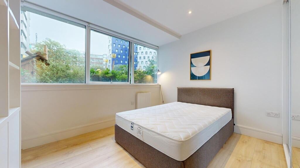 Flat Humphry Repton Lane in Greater London