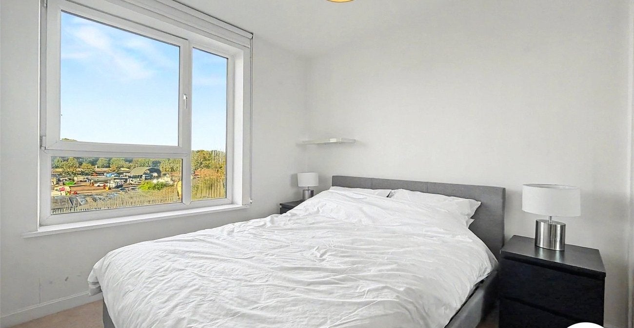 Flat Ocean Drive in Gillingham