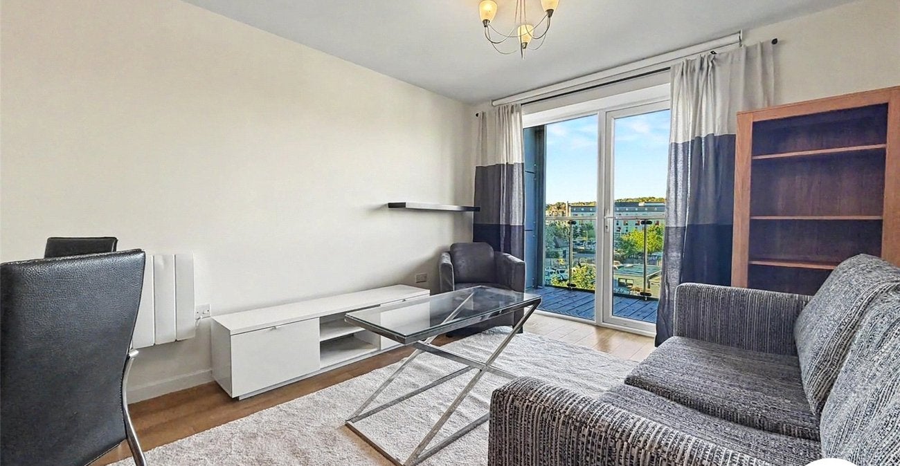 Flat Ocean Drive in Gillingham