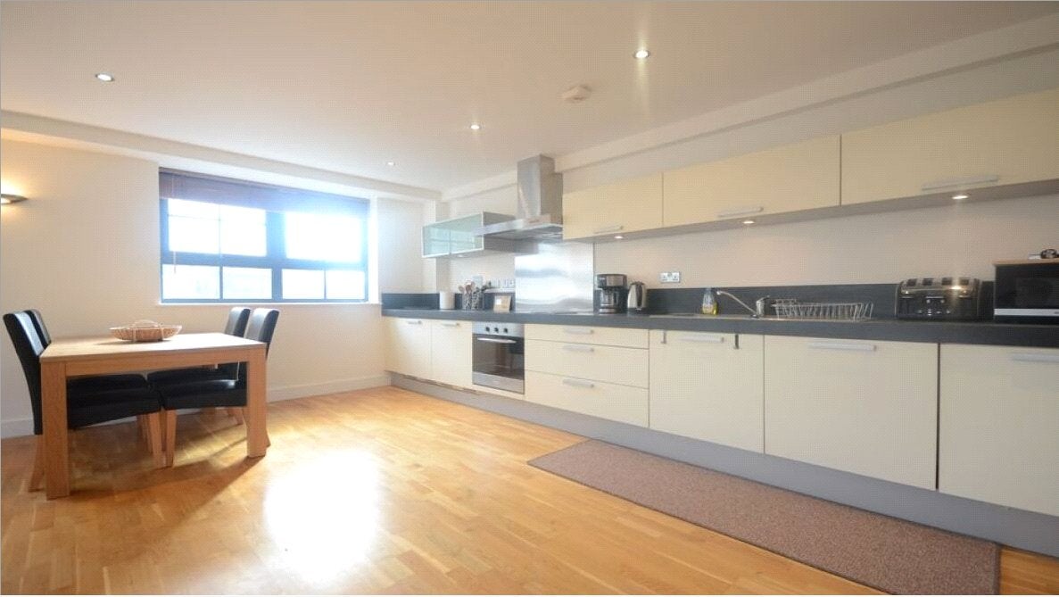 Flat Forbury Road in Reading