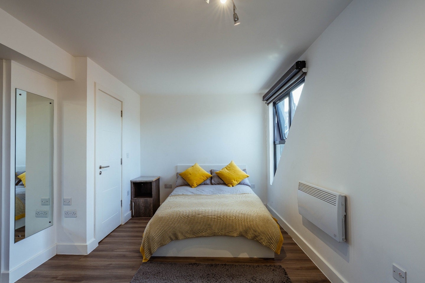 Room Commerce Street in Derby