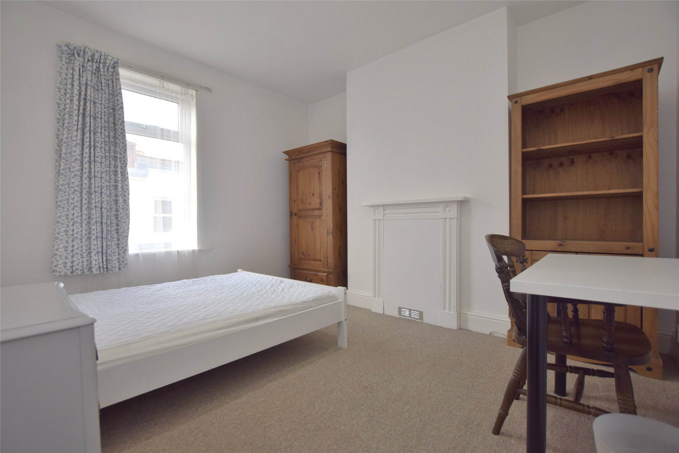 Room Saint Pauls Street North in Cheltenham