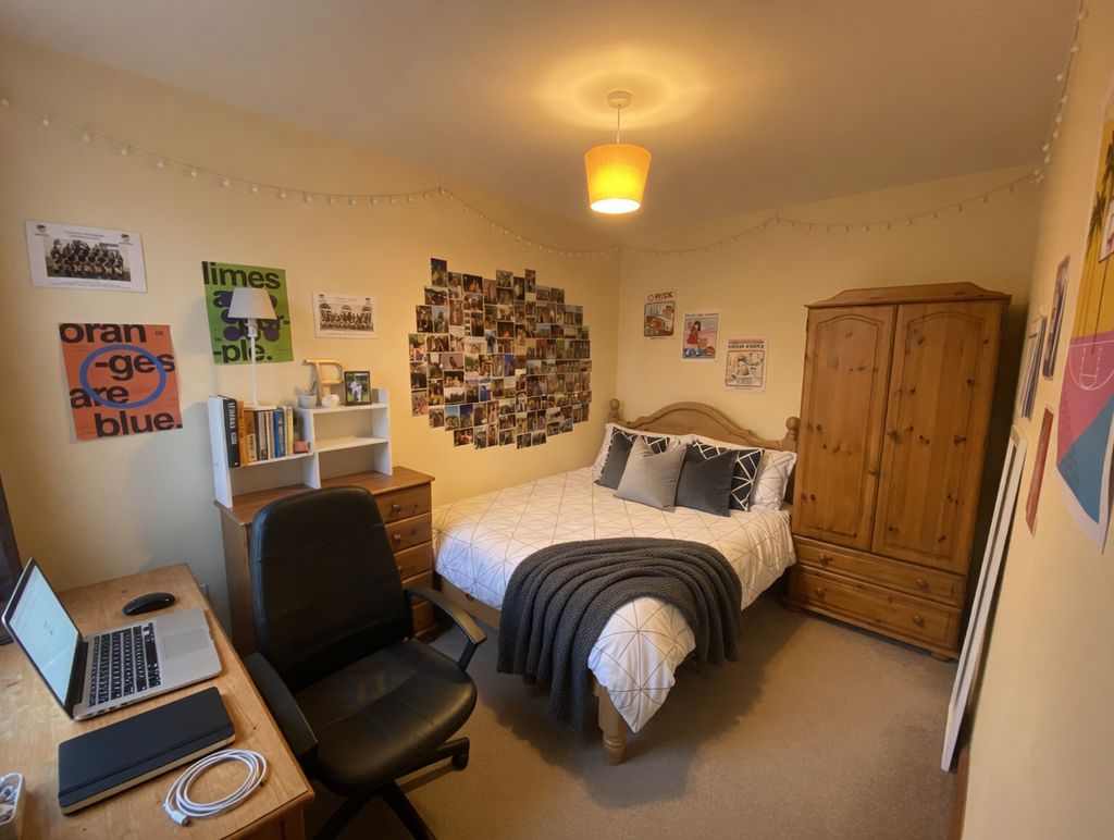 Flat Ashburnham Avenue in Nottingham
