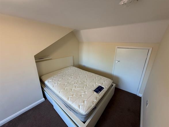 Flat Oxford Street in High Wycombe
