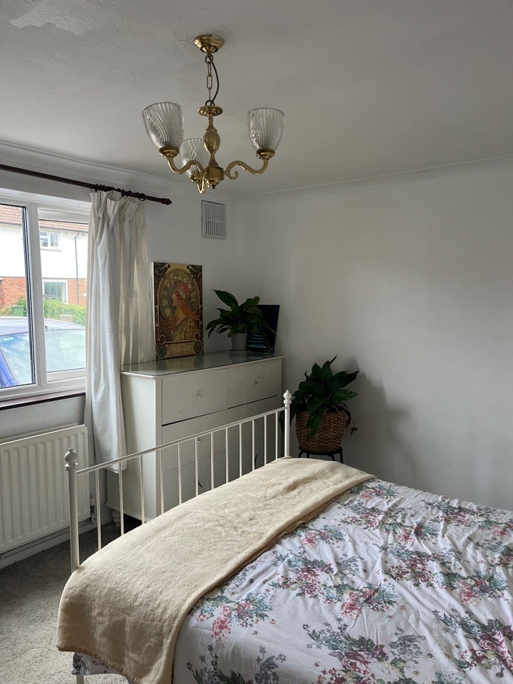 Room Fairway in Borough of Runnymede