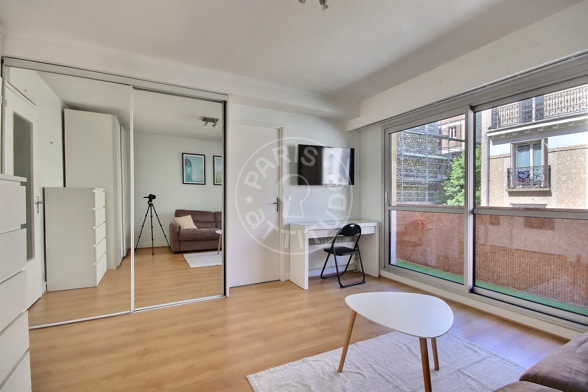 Flat Rue Sébastien Mercier in Paris
