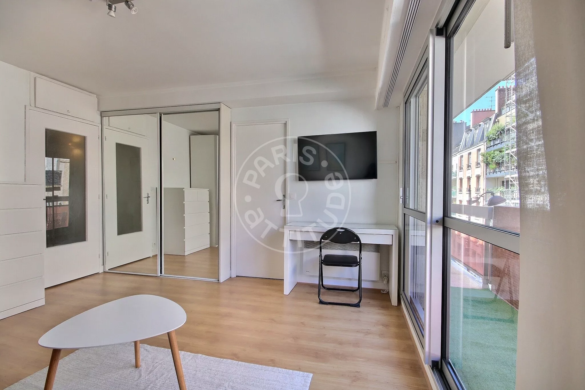 Flat Rue Sébastien Mercier in Paris