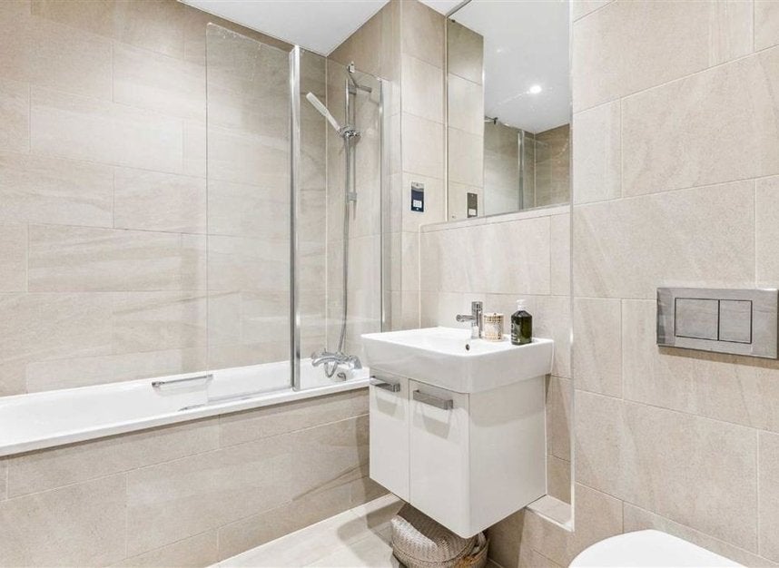 Flat Valentine Place in Greater London