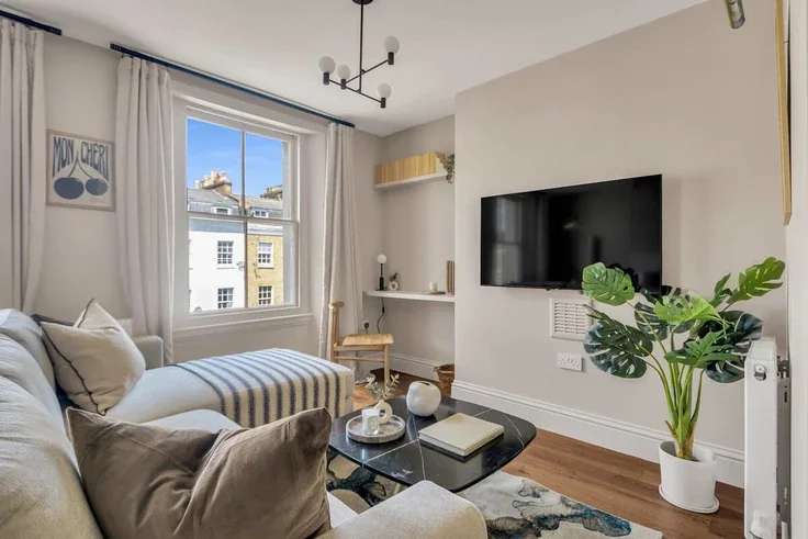 Flat Blenheim Terrace in City of Westminster