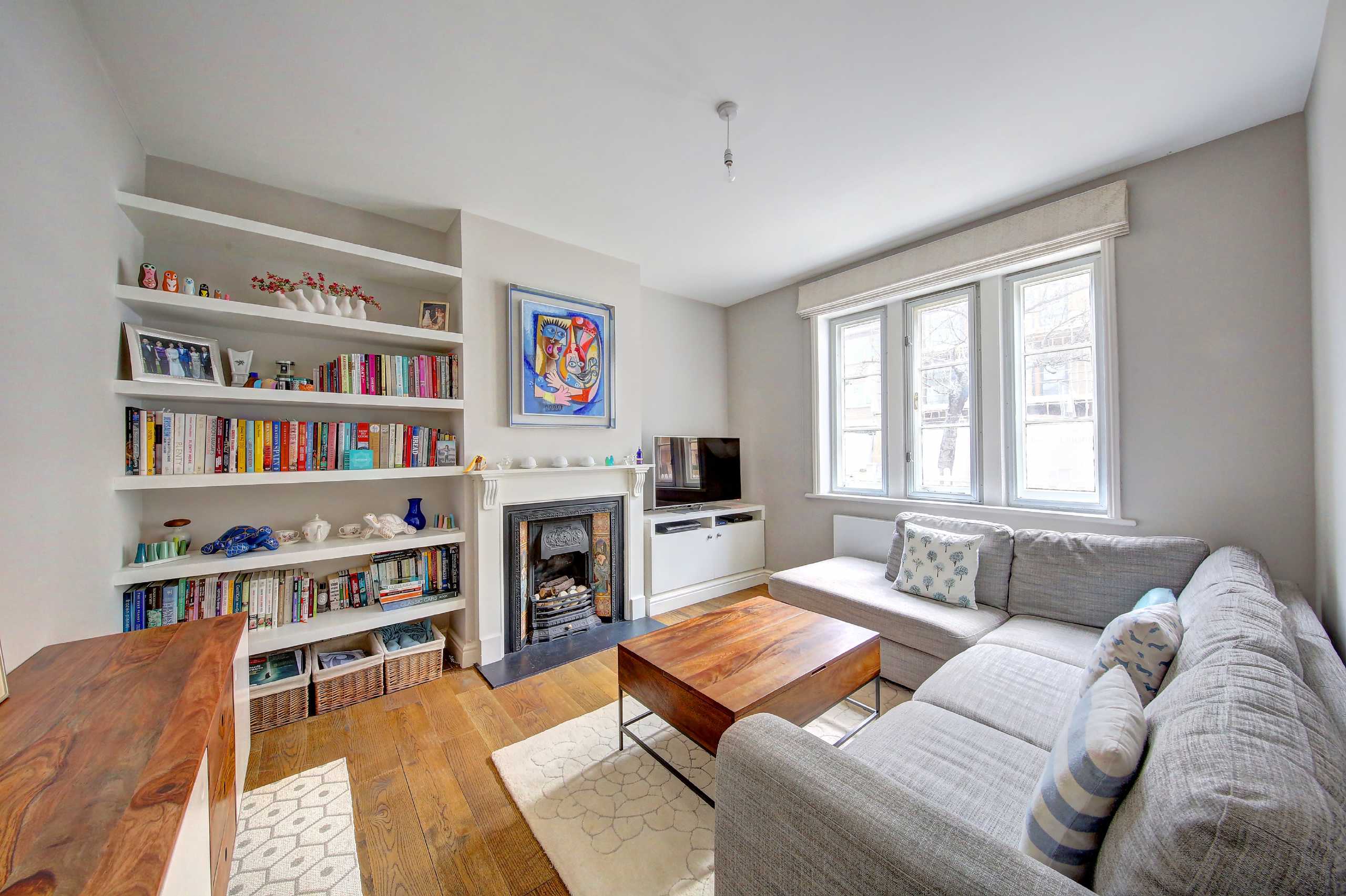 Room Trojan Mews in Greater London