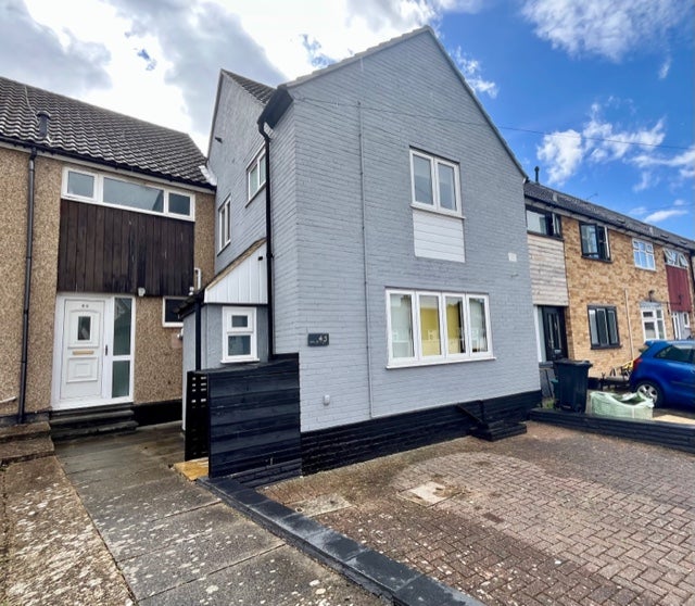 House Morris Avenue in Billericay