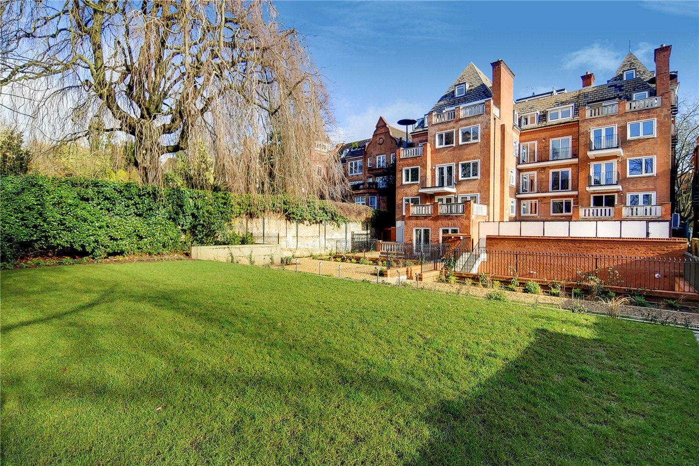 Flat Fitzjohn's Avenue in Greater London