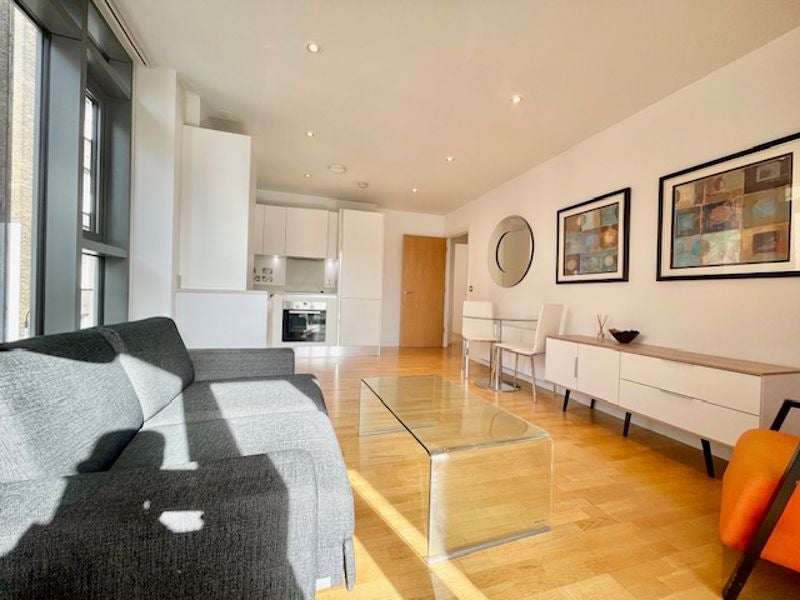 Flat Avonmore Road in Greater London