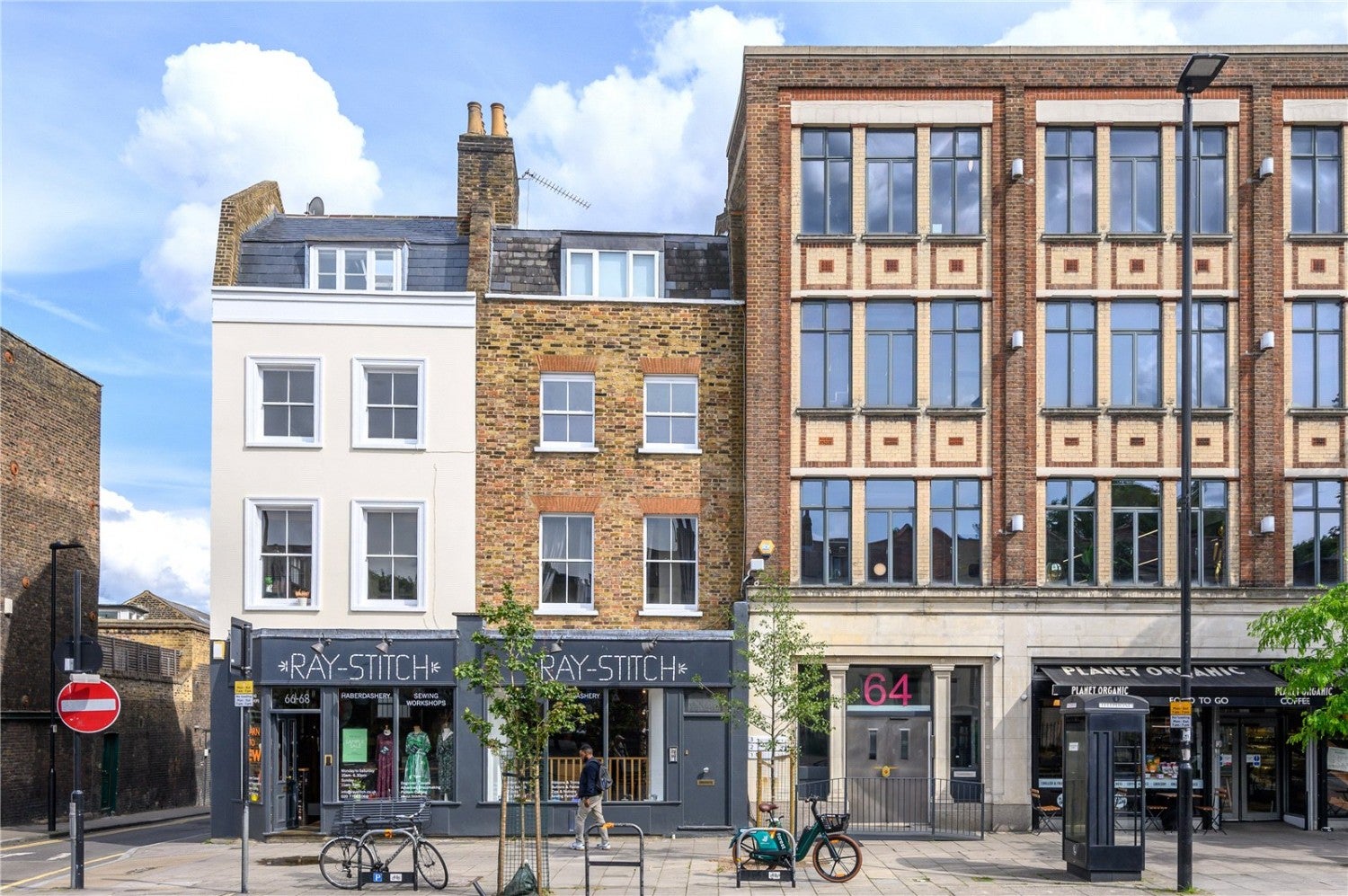 Flat Essex Road in Greater London