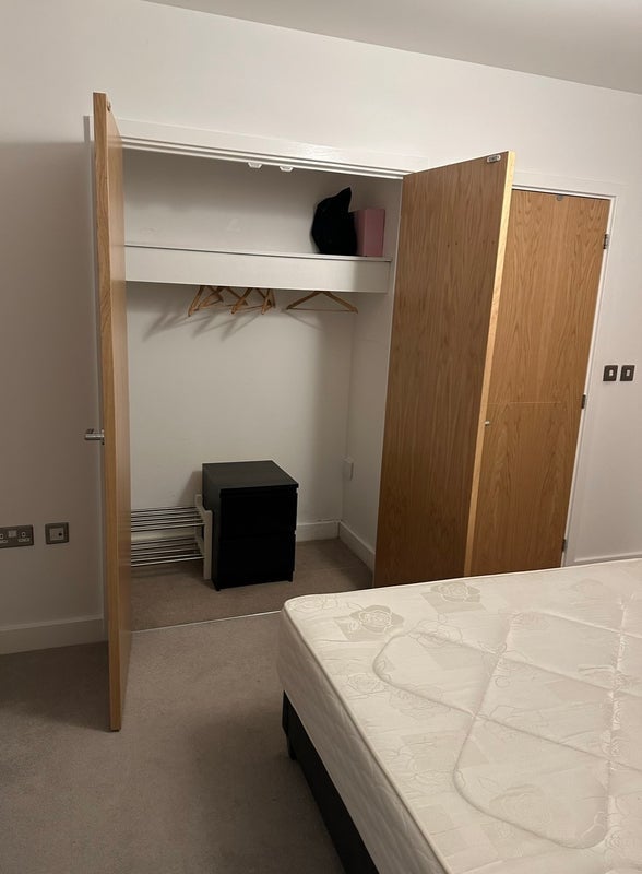 Room Laburnum Street in Greater London
