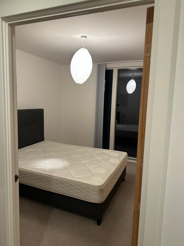 Room Laburnum Street in Greater London