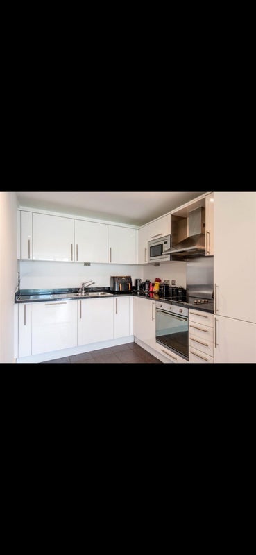 Flat Drayton Park in Greater London