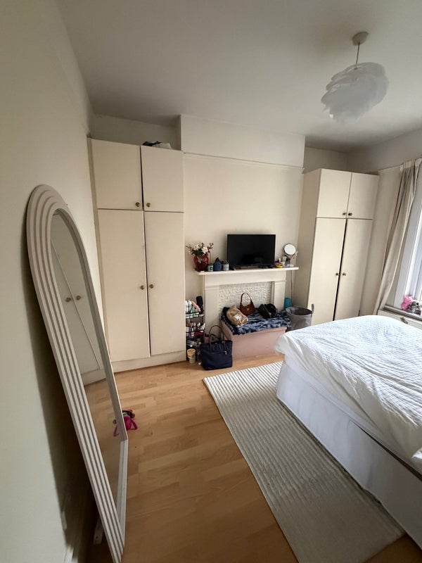 Room Lucien Road in Greater London