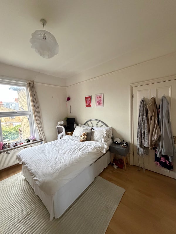 Room Lucien Road in Greater London