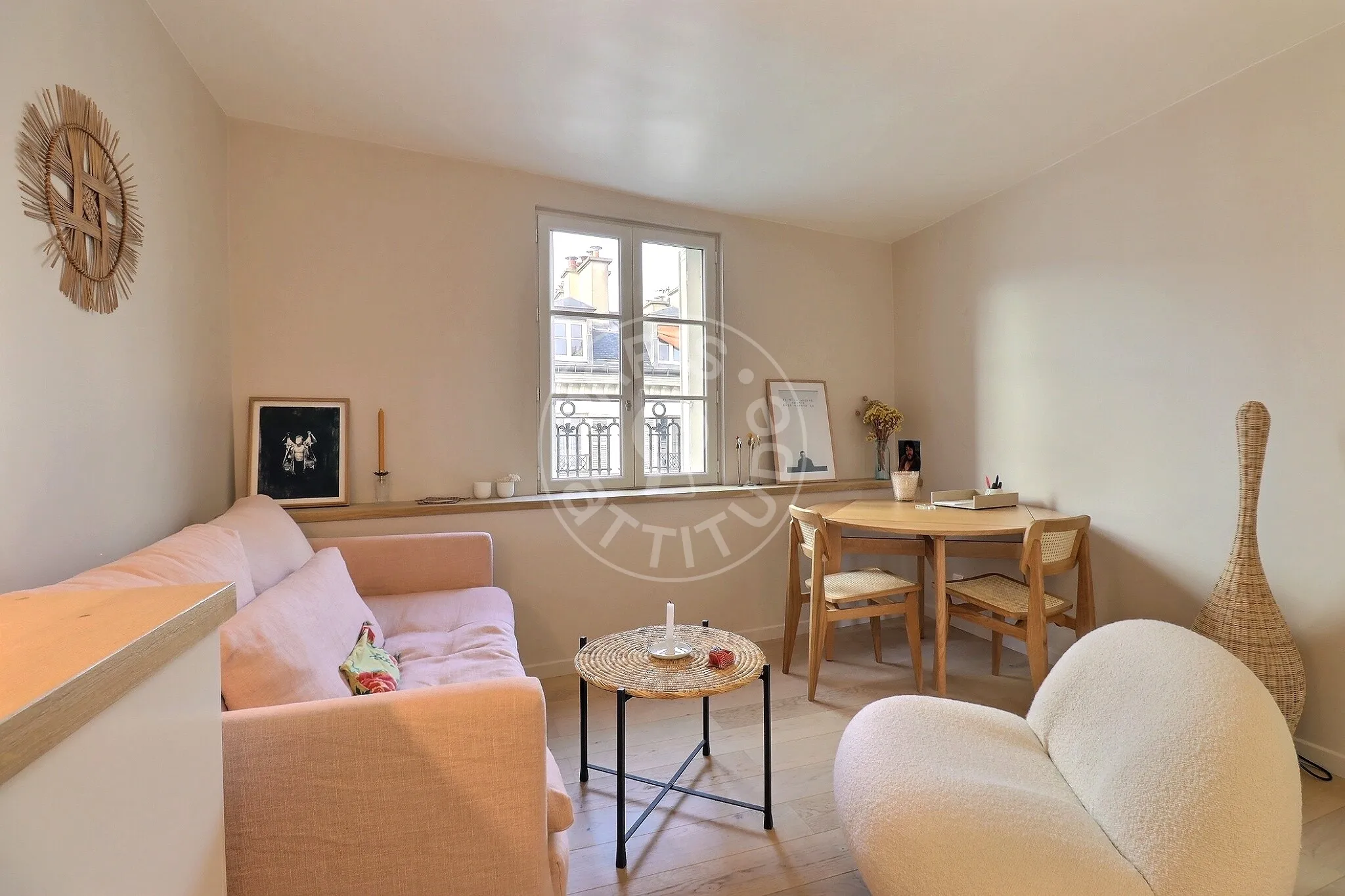 Appartement Rue du Cherche-Midi à Paris