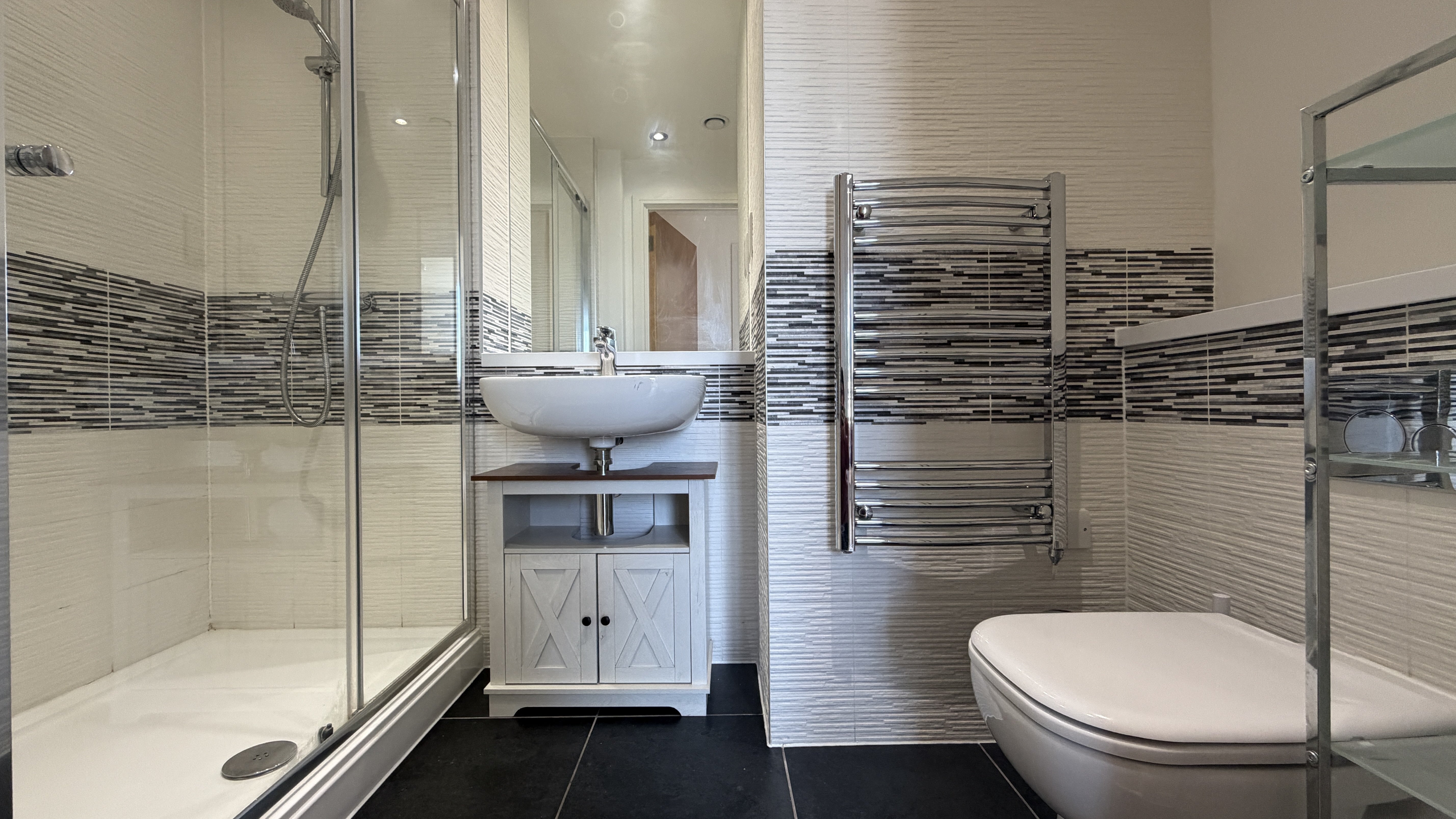 Flat Narrow Lewins Mead in Bristol
