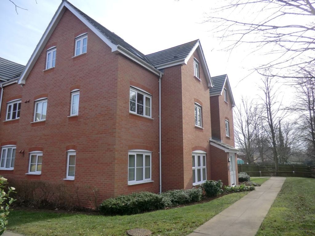 Flat Hickory Close in Coventry