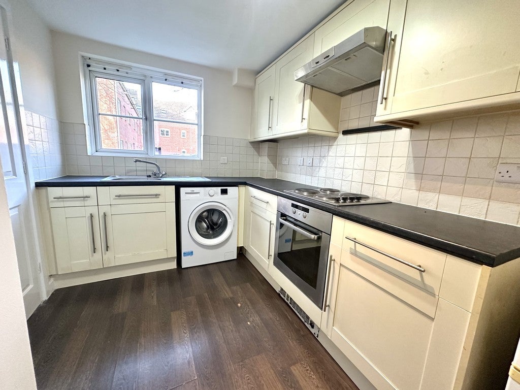Flat Hickory Close in Coventry